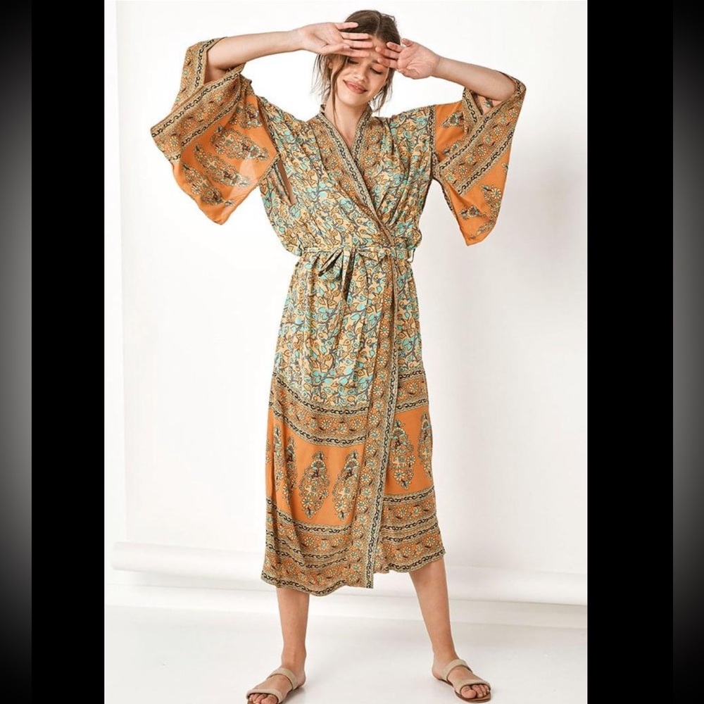Spell and the Gypsy Delirium Gold Kimono Robe o/s